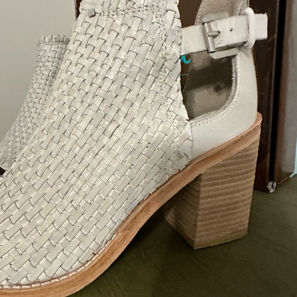 Diba True Leather shoes NWT - Picture 3 of 15